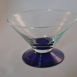 Vaas, schaal met gekleurde poot, glas