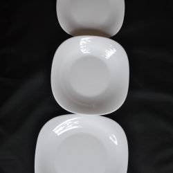 Set van borden, 3 stuks in verschillende formaten, porselein, wit
