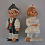 2 beeldjes, aardewerk