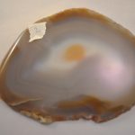 Gepolijste natuurstenen schijf (nr. 2)