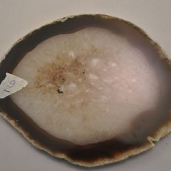 Gepolijste natuurstenen schijf (nr. 9)