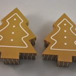 2 geschenkdoosjes in de vorm van een kerstboom