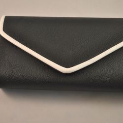 Handtasje, clutch, zwart leer met schakelketting