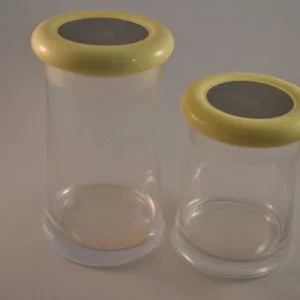 2 glazen voorraadpotten