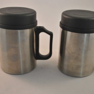2 thermosbekers RVS