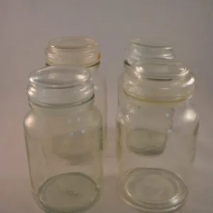 4 glazen voorraadpotten