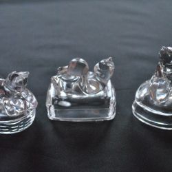 3 glazen beeldjes, poezen (Presse-papiers?)