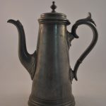 Tinnen (koffie/thee)kan met deksel