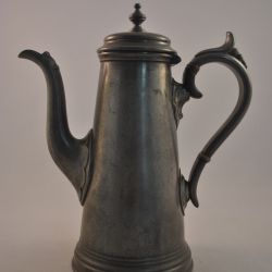 Tinnen (koffie/thee)kan met deksel