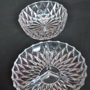 2 glazen schalen (waarvan 1 met vakverdeling)