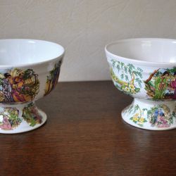 2 schaaljes met Japanse (?) voorstelling