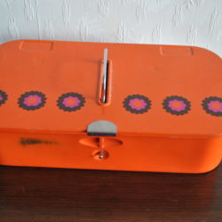 Schoenpoetsblik, vintage