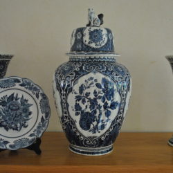 Kaststel + bord, Delftsblauw