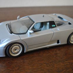 Burago-model  Bugatti 1/18