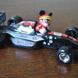 2 modelauto's Racing shop magazine 1/24