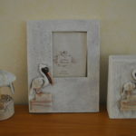 3 decoratieve Pelikaan-objecten (beeldje, fotolijstje, bakje met deksel)