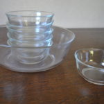 1 glazen bowl-schaal met 6 kleine schaaltjes