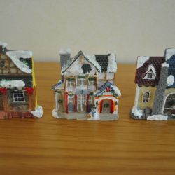 3 besneeuwde huisjes