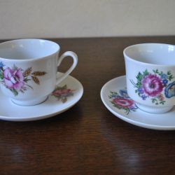 2 kopjes en schoteltjes (merk: Kahla, DDR)