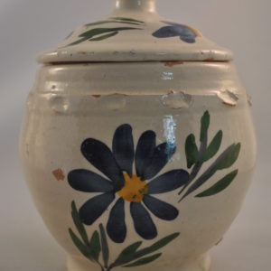Pot met deksel, aardewerk