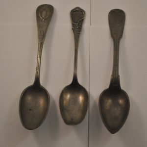 3 antieke tinnen lepels