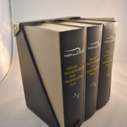 Van Dale: Groot Woordenboek der Nederlandse Taal (3 delen)