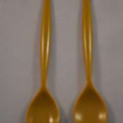2 kunststtof lepeltjes (14,5 cm)