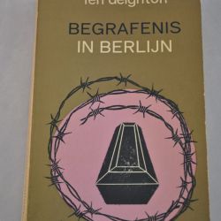 Ien Deighton: Begrafenis in Berlijn (roman)