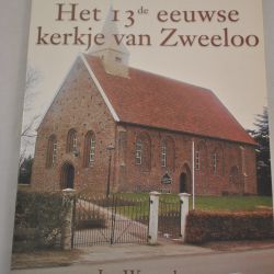 Jan Warmolts: Het 13e eeuwse kerkje van Zweeloo