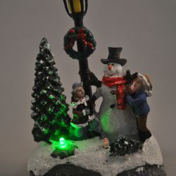 Kersttafereel (Sneeuwpop/kinderen/lantaarn)