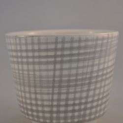 bloempot, wit m. grijs ruitpatroon
