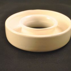 Bloemvaasje (ring, wit porselein)