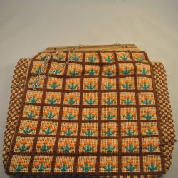 Tas (jaren '70, borduurwerk)