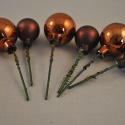 6 kerstballen (op steeltjes)