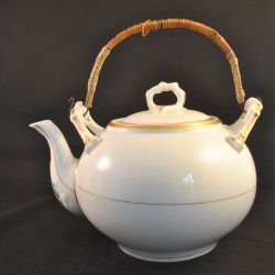 Theepot, porselein, antiek