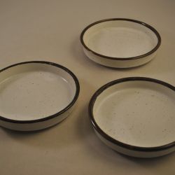 3 schaaltjes (voor onder bloempotten)