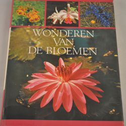 D. van Raalte: Wonderen van de bloemen