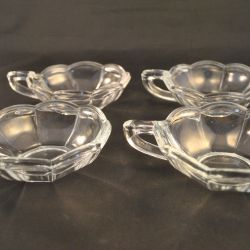 4 glazen schaaltjes (met oortje)