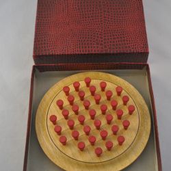Houten bordspel (Solitär) in doos