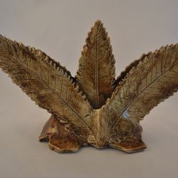 Kunstobject "bladeren": keramiek