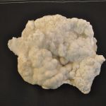 Brok natuursteen (ca 17 x 21 x 9 cm)