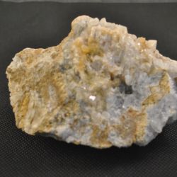 Brok natuursteen (wit met geel) 12 x 7 x 6 cm