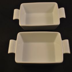 2 rechthoekige bakjes, wit porselein
