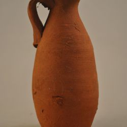 Vaasje, bruin aardewerk