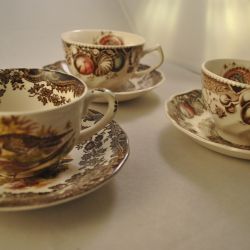 3 kop en schotels (1 wijkt af)