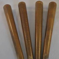 4 tafelpootjes (hout met schroefdraad) 33cm