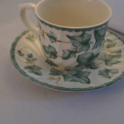 kop en schotel (Made in England), groen decor