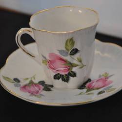 kop en schotel (Fine Bone China, Made in England)