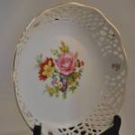 Schaal met opengewerkte rand (wit keramiek), 19 cm.