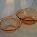 2 schaaltjes, rose glas